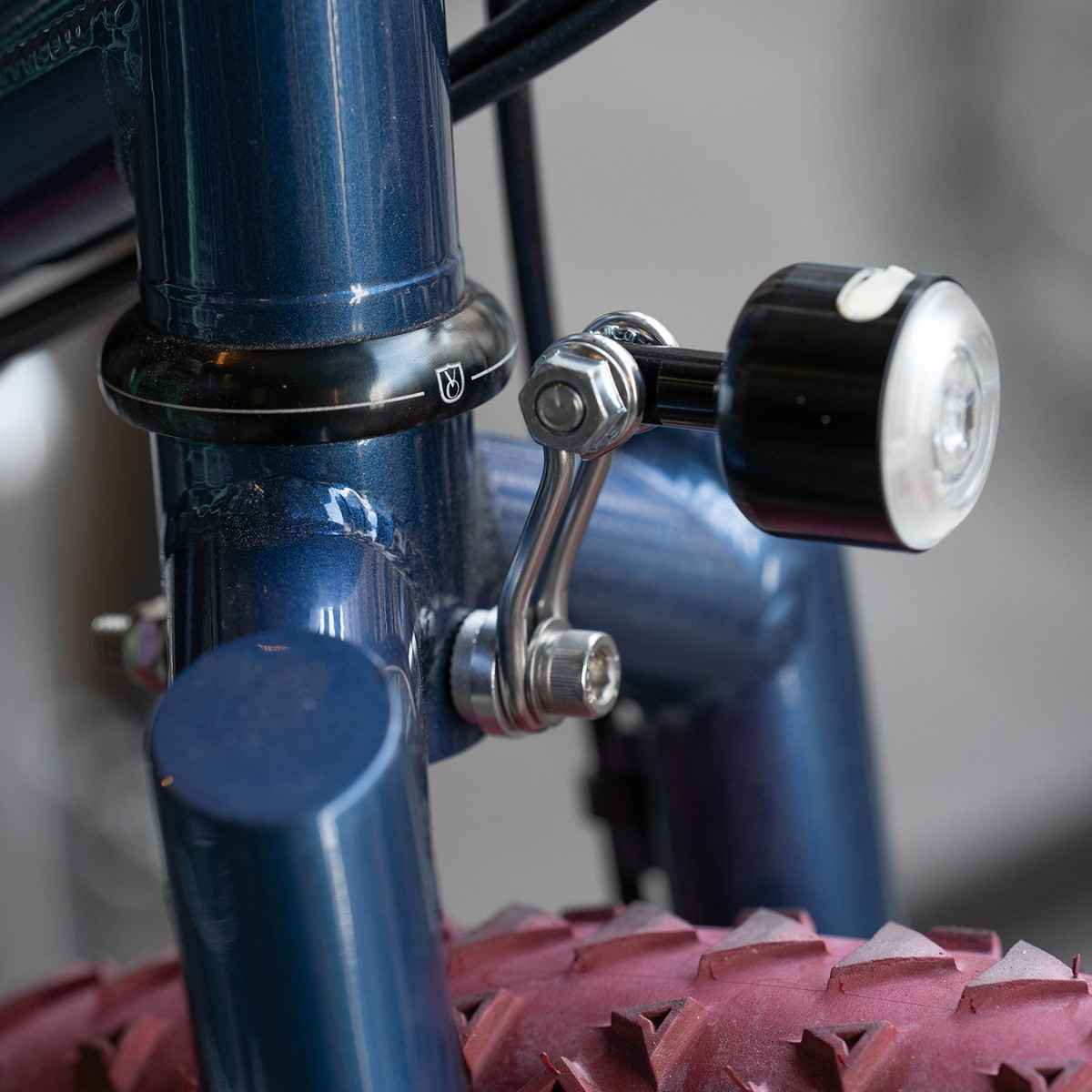 Support de lumière avant Blue Lug
