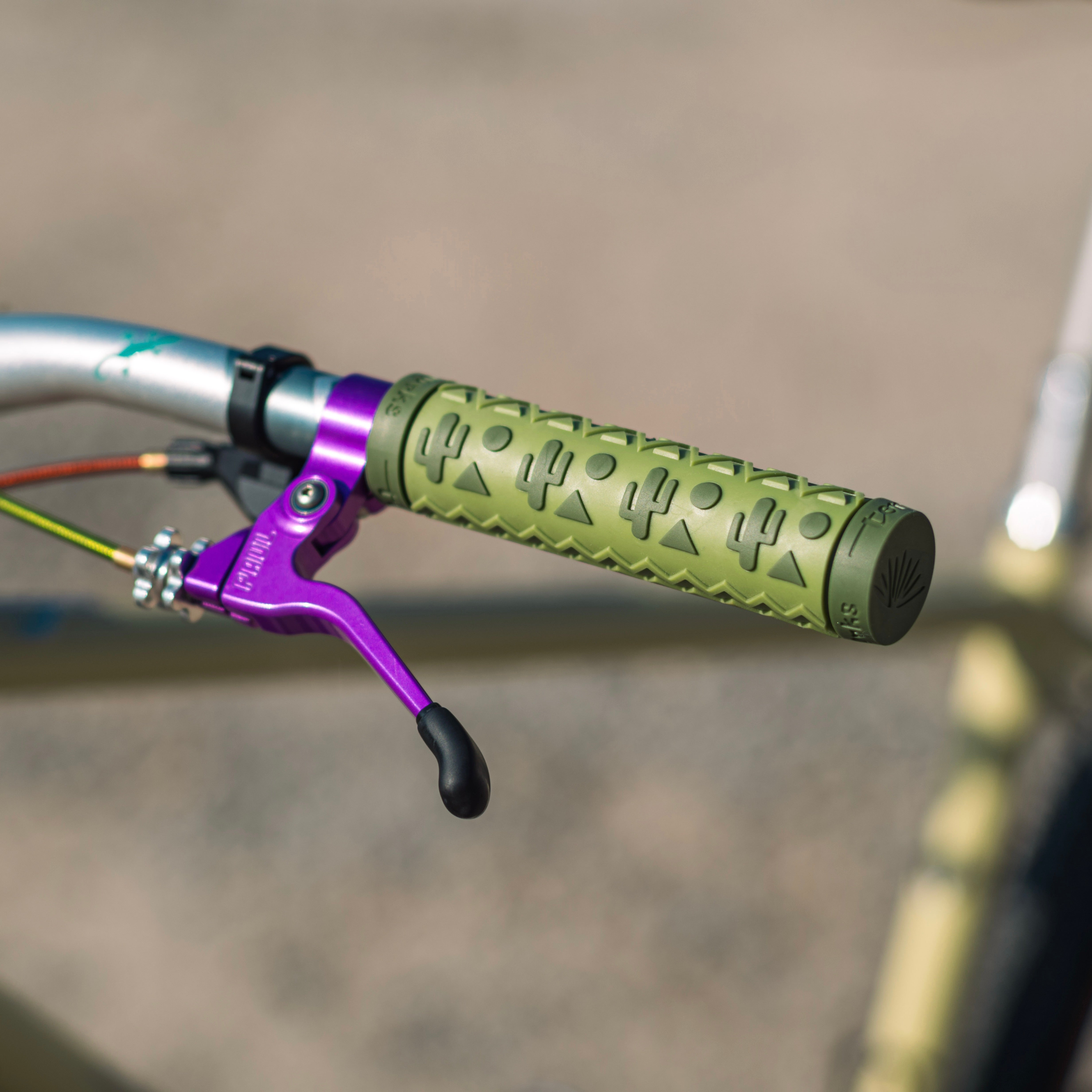 SimWorks x Tomii Farwest Grips
