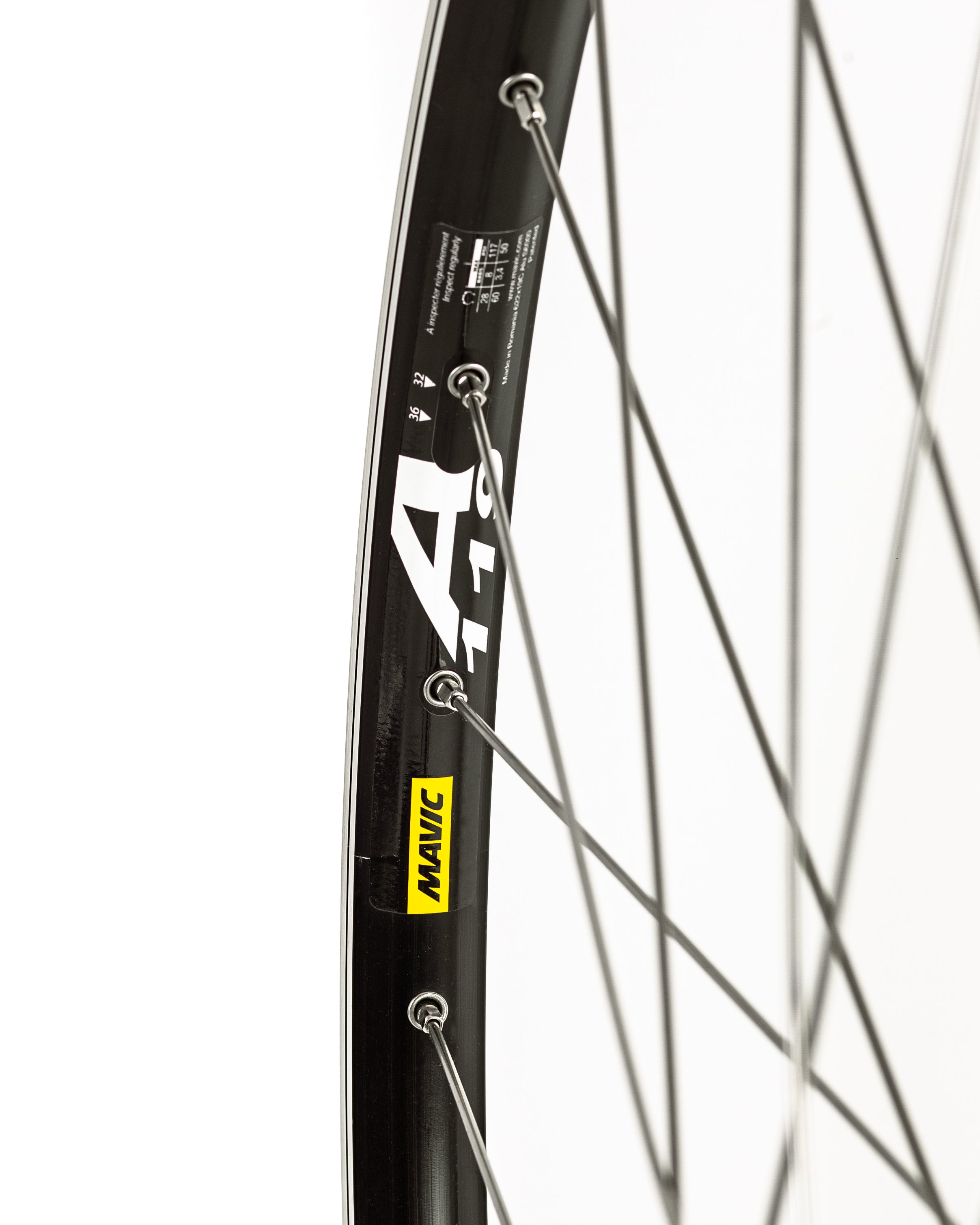 Roue montée à main - Mavic & Shimano Touring