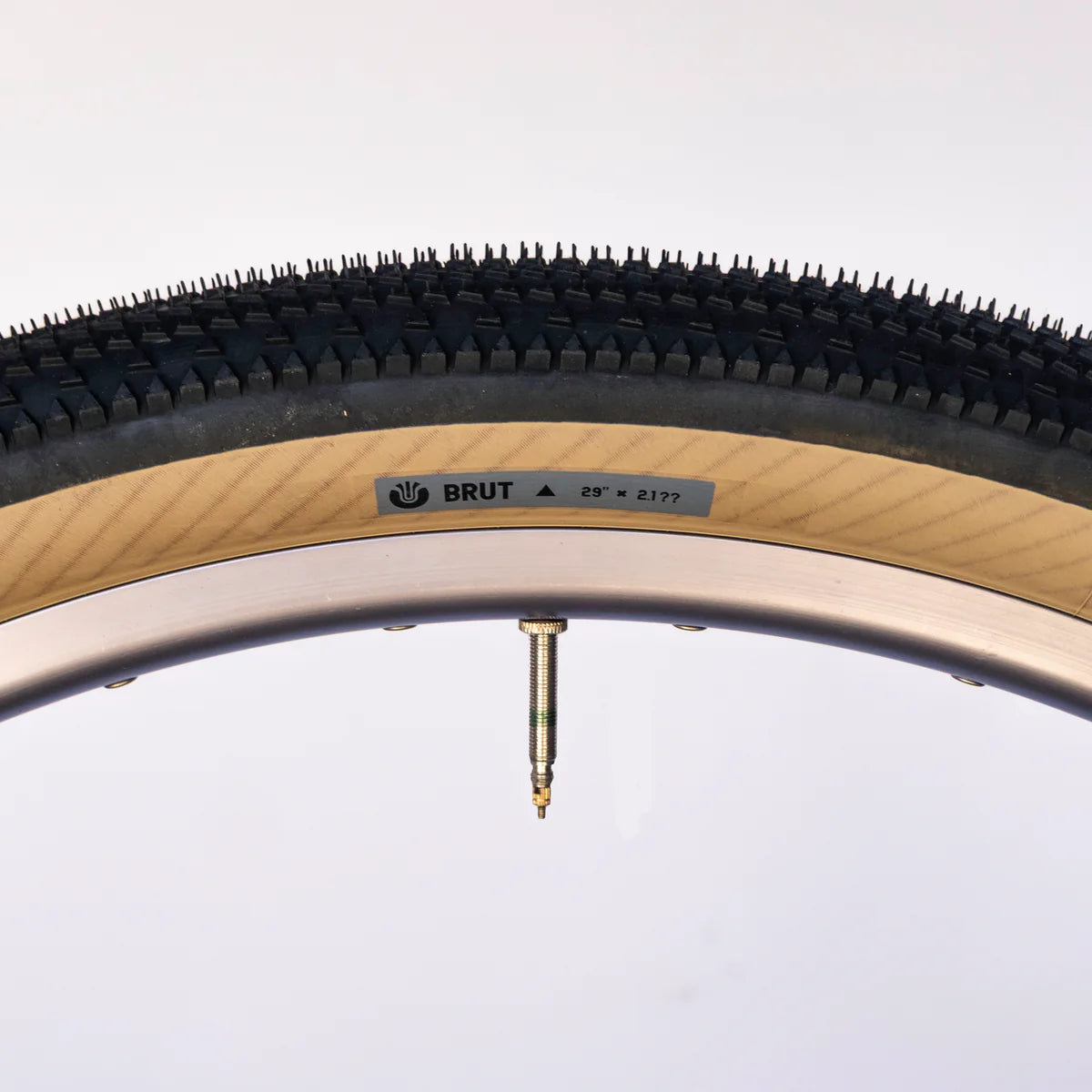 Pneu Ultradynamico Brut JFF