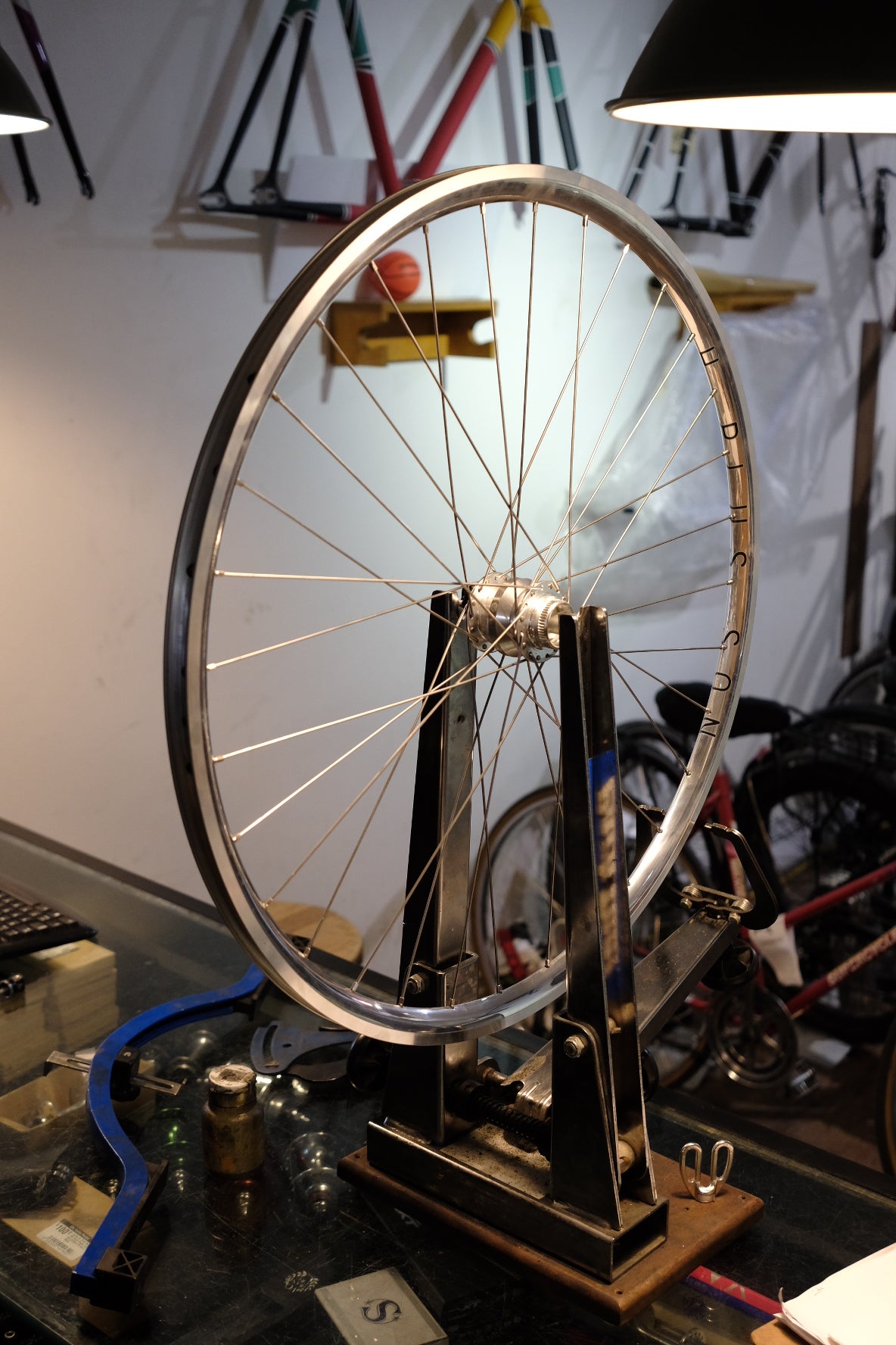 Handmade Dynamo Wheel 700C (HPS Archetype, Shutter Precision PL-8)