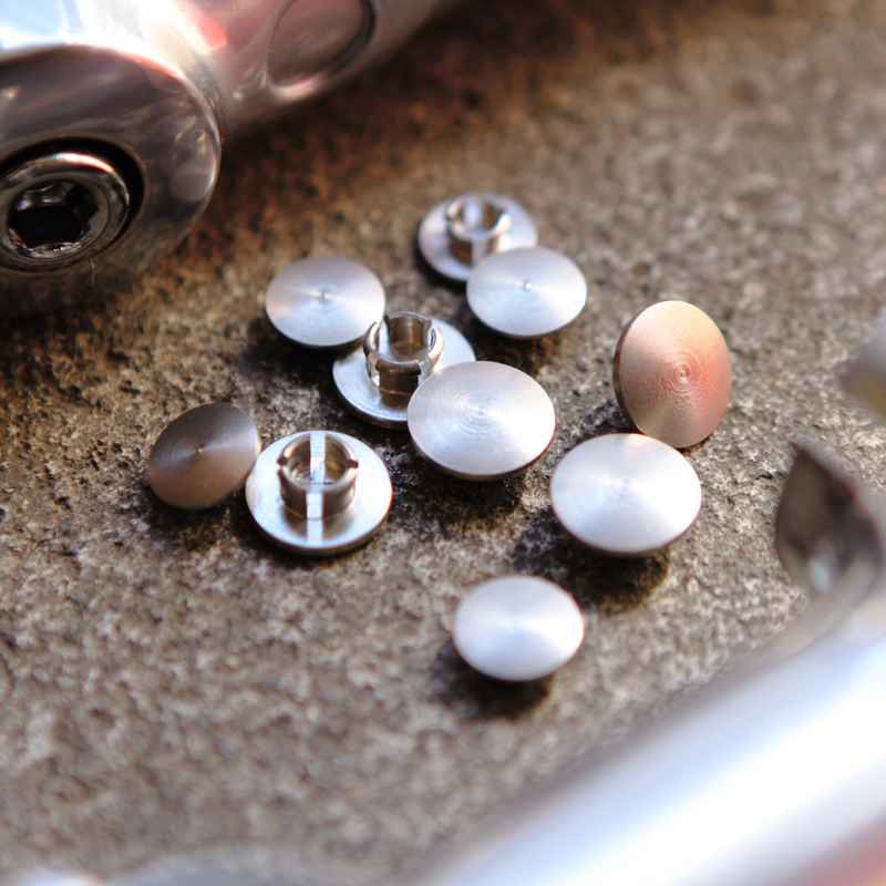 Cache-vis en Inox Nitto