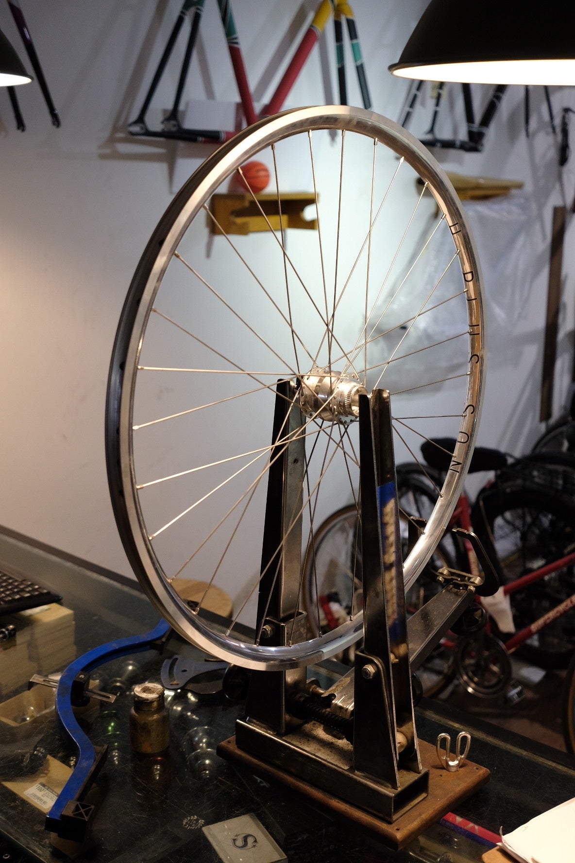 Handmade Dynamo Wheel 700C (HPS Archetype, Shutter Precision PL-8)