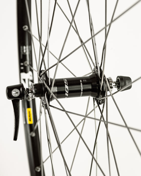 Roue montée à main - Mavic & Shimano Touring
