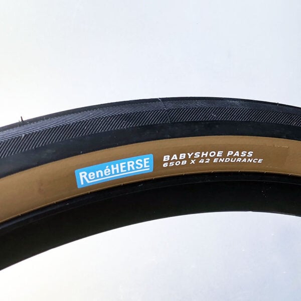 Flancs Brun // Dark Tan Endurance Casing 650B x 42 (42-584)