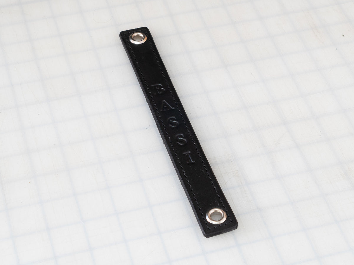 Noir // Black 9"