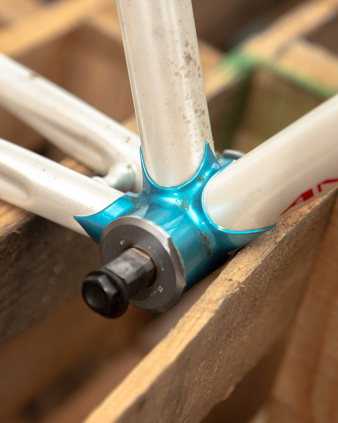 NJS Anchor Track Frame 54cm White