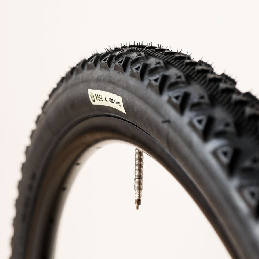 Noir // Black 700C x 42 (42-622)