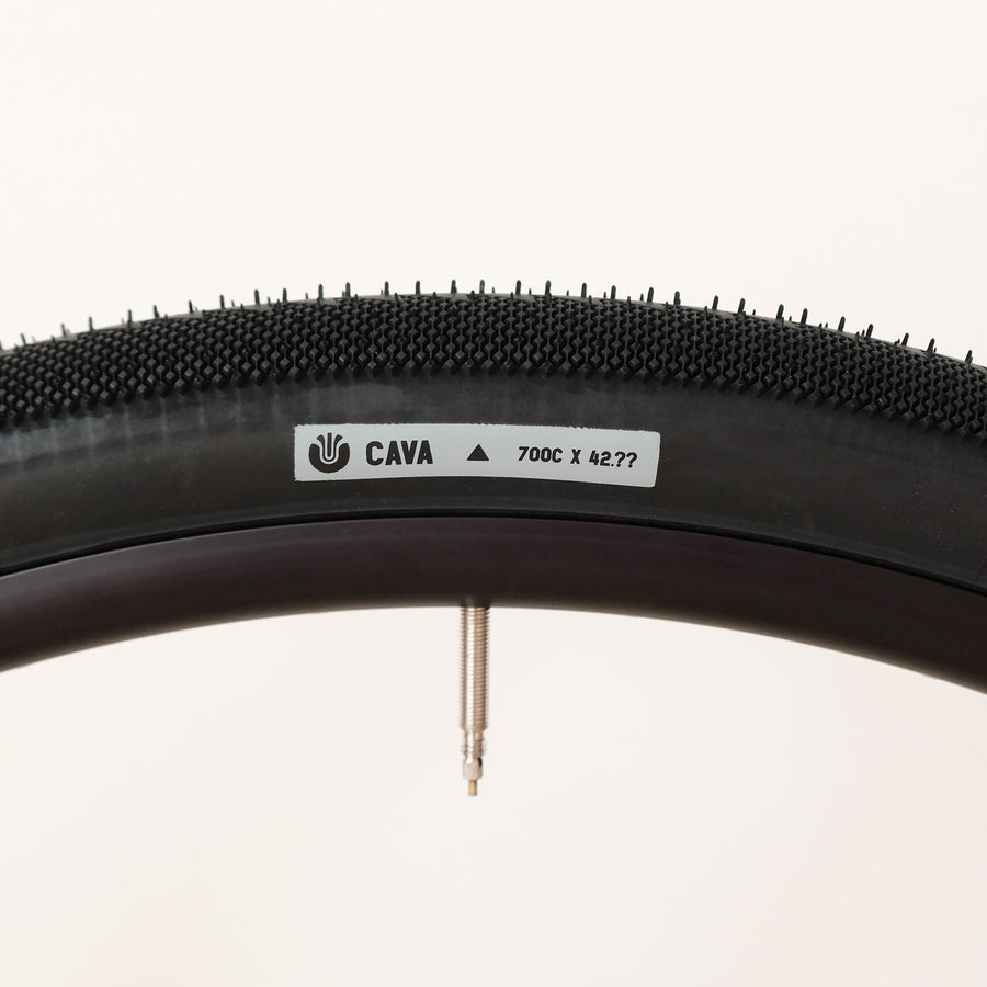 Noir // Black 700C x 42 (42-622)