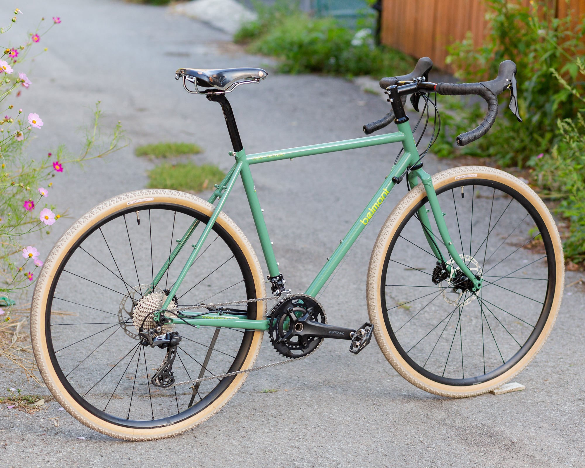 Bassi x Keystone Belmont Complete Bicycle Sauge / Sage M (53.5cm)